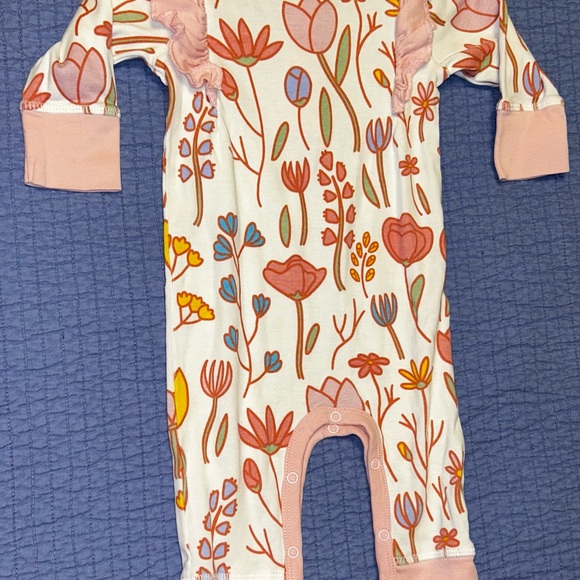 Monica and Andy floral romper sz 3-6 months EUC smoke free home - Picture 2 of 4